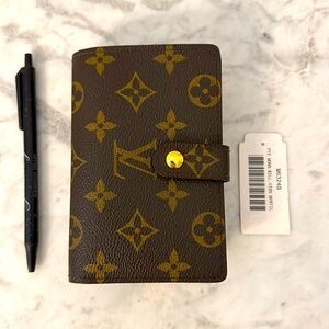 Louis Vuitton wallet great condition